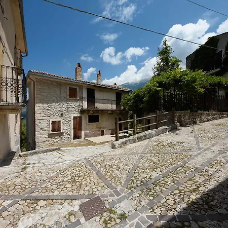 Stone House In Majella Park * 圣埃乌费米亚阿马伊埃拉