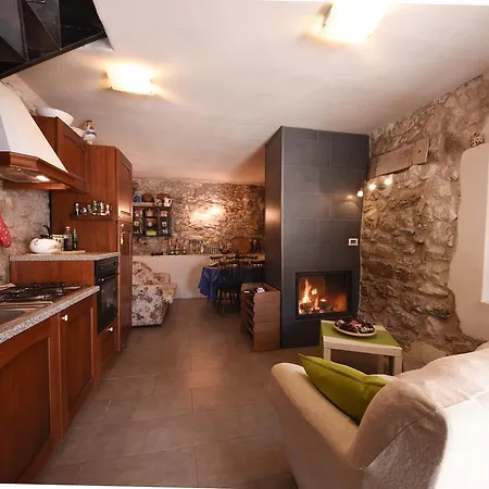 Stone House In Majella Park Casa vacanze *