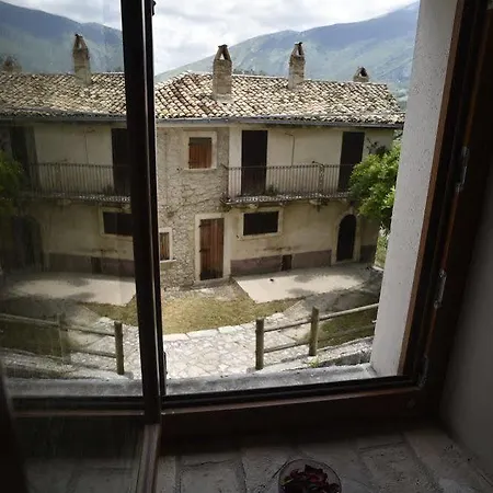 Stone House In Majella Park Sant'Eufemia a Maiella