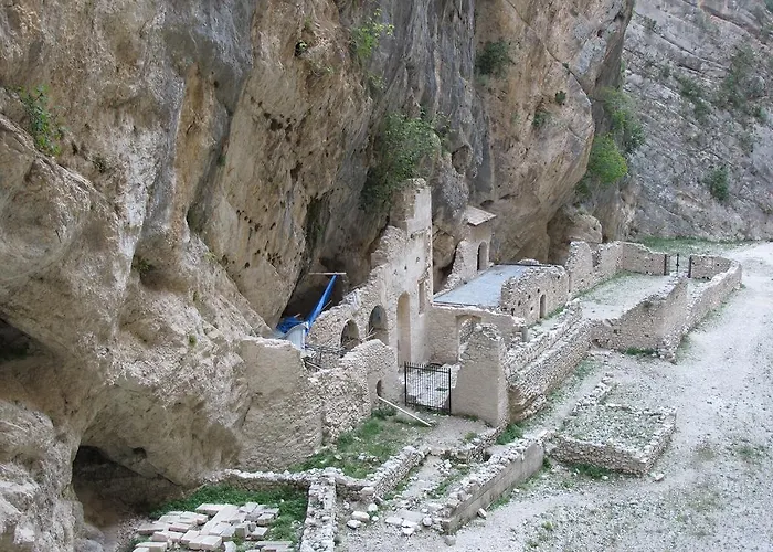 Stone House In Majella Park *